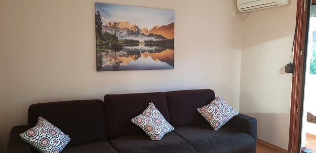 One-bedroom apartment in Budva, in an excellent location — photo 13